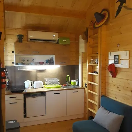 Korcal Apartman Koronco